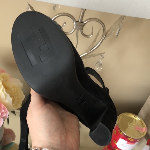 FENDI Runway Décolleté Rubber toe cap Black SUEDE Heels - Picture 10 of 13